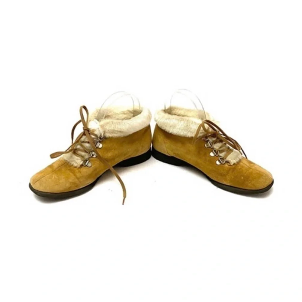 Vintage 1980s tan suede faux fur ankle snow boots